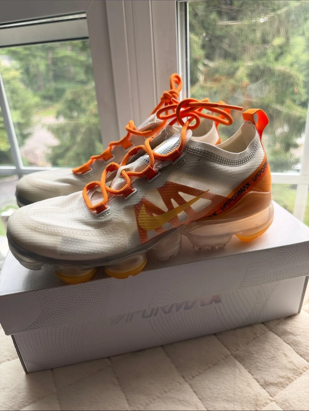 Nike womens Air VaporMax 2019 Sneakers size 6.5